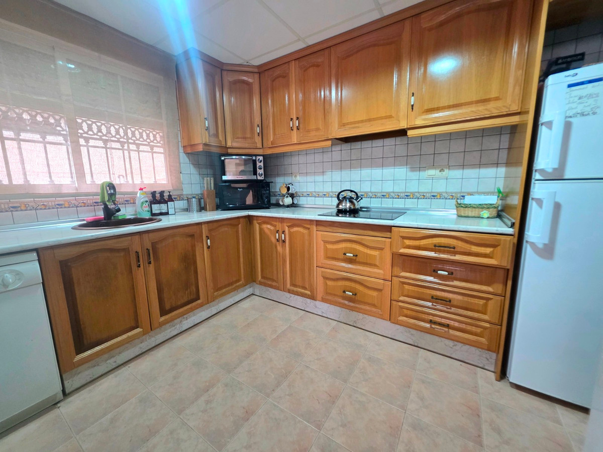 4 Bed Townhouse for sale in Guardamar Del Segura Costa Blanca, Alicante, Spain