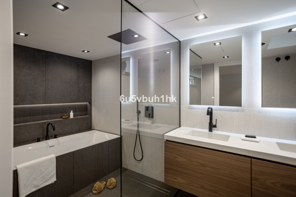 4 Bed Townhouse for sale in Estepona Costa Del Sol, Málaga, Spain