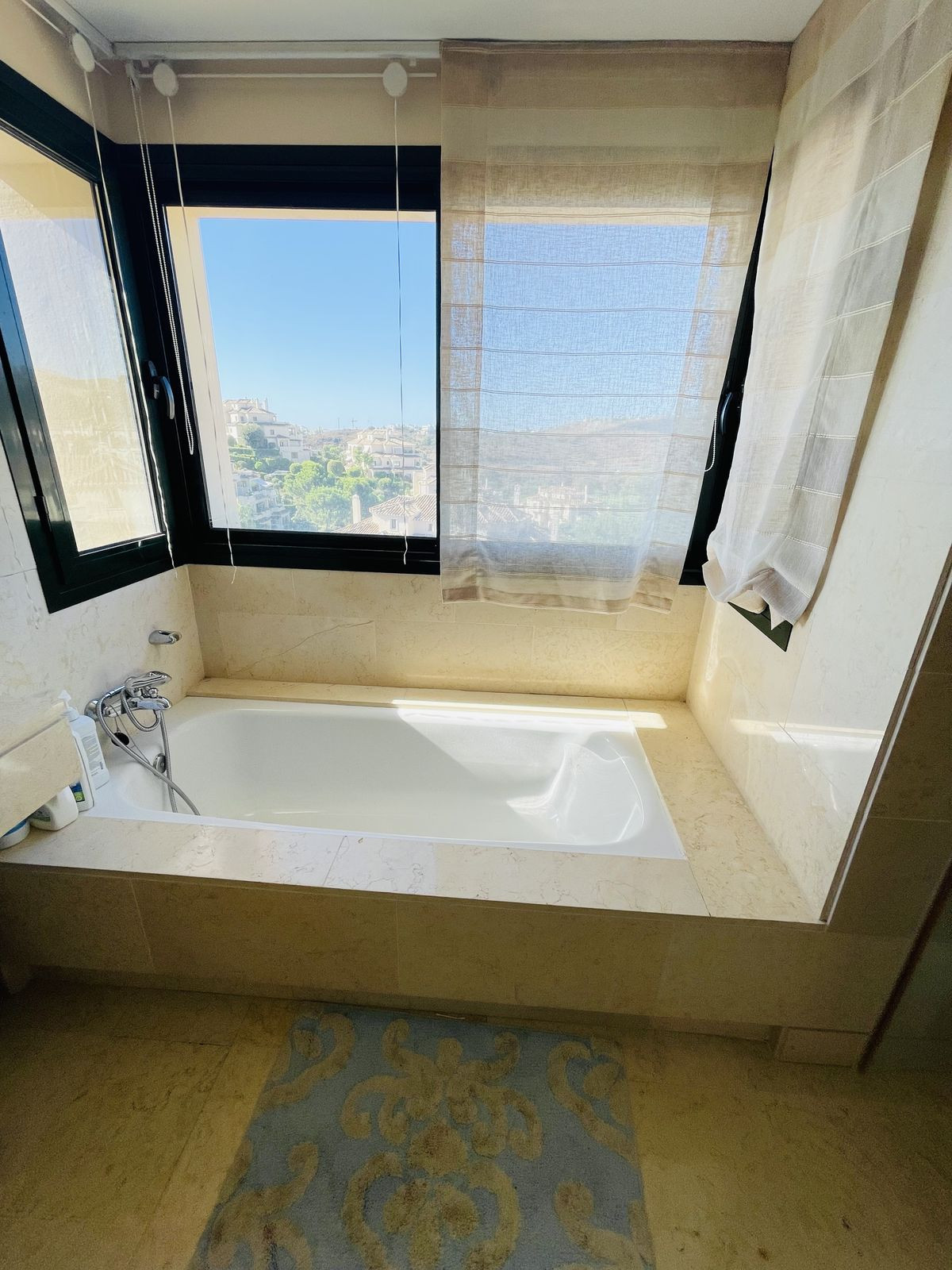 4 Bed Apartment for sale in Benahavís Costa Del Sol, Málaga, Spain