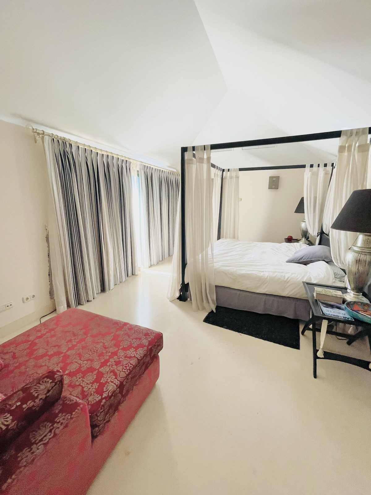 4 Bed Apartment for sale in Benahavís Costa Del Sol, Málaga, Spain