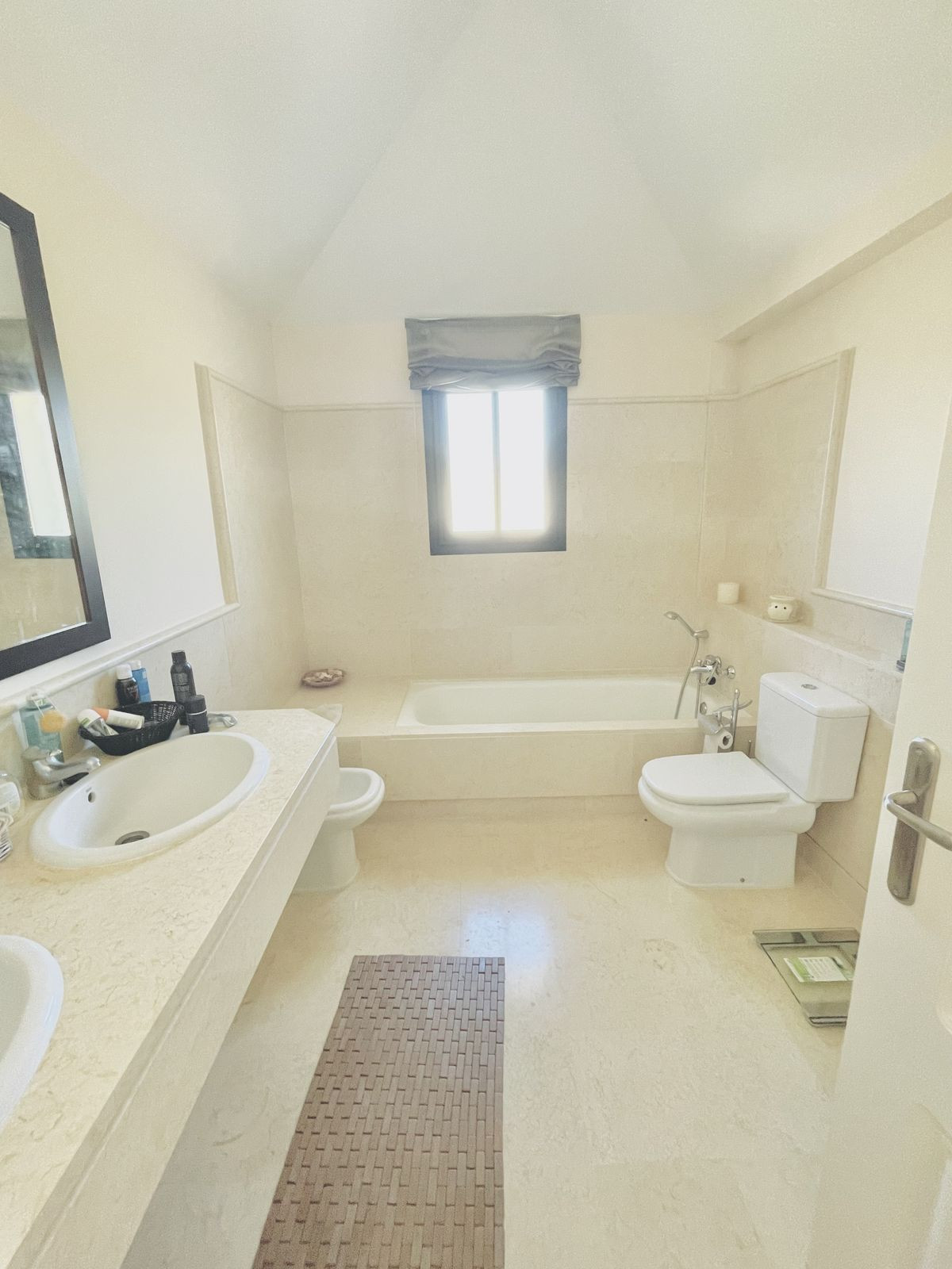 4 Bed Apartment for sale in Benahavís Costa Del Sol, Málaga, Spain