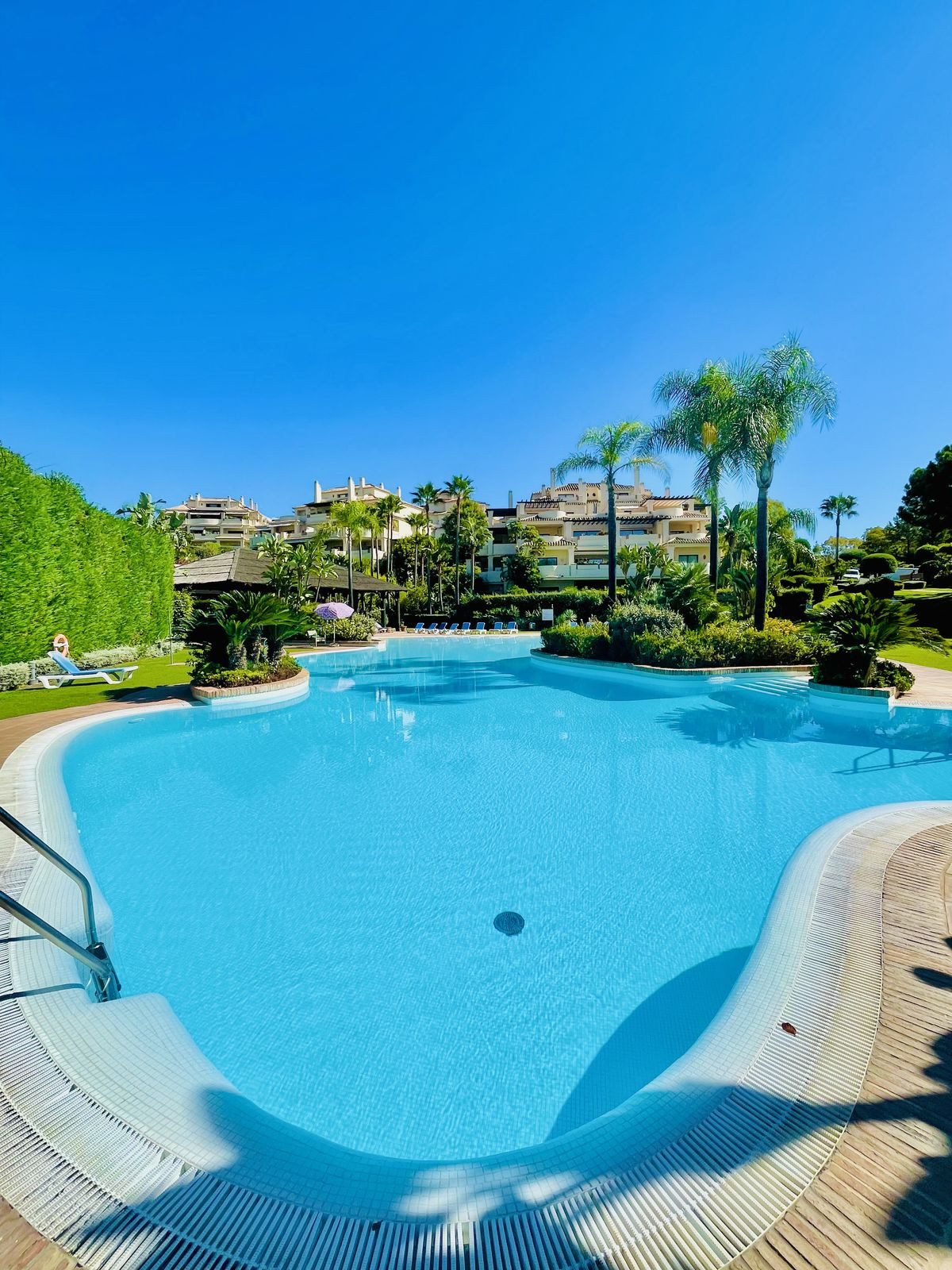 4 Bed Apartment for sale in Benahavís Costa Del Sol, Málaga, Spain