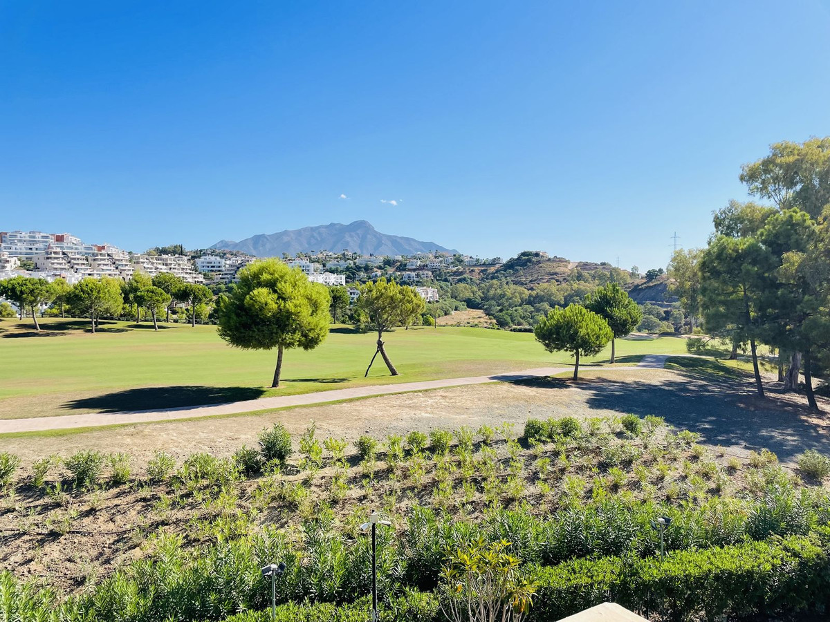 4 Bed Apartment for sale in Benahavís Costa Del Sol, Málaga, Spain
