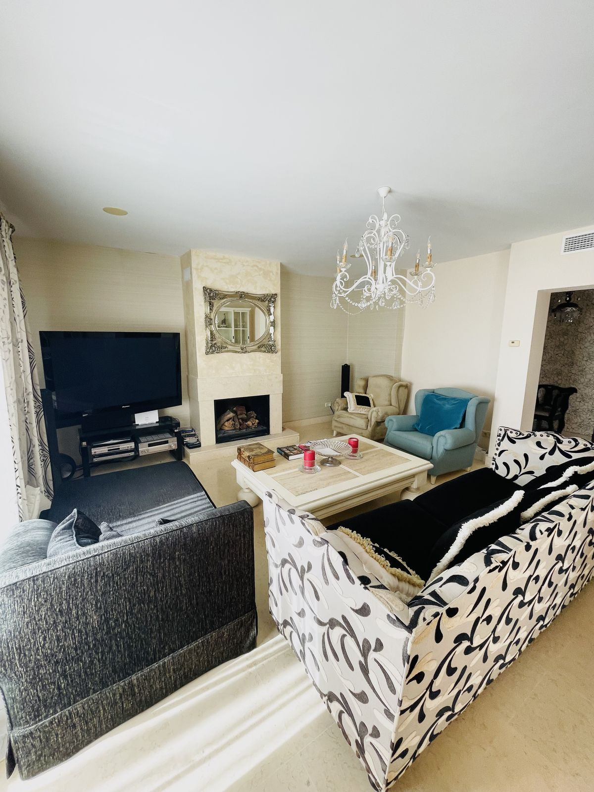 4 Bed Apartment for sale in Benahavís Costa Del Sol, Málaga, Spain