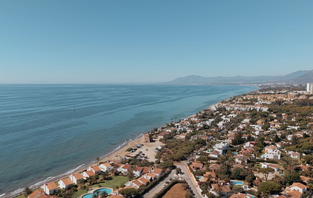 Se vende Villa - Chalet de 3 dormitorios en Costa Del Sol, Málaga, España