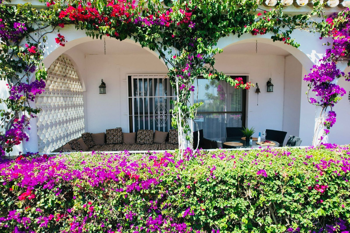 Se vende Villa - Chalet de 3 dormitorios en Costa Del Sol, Málaga, España