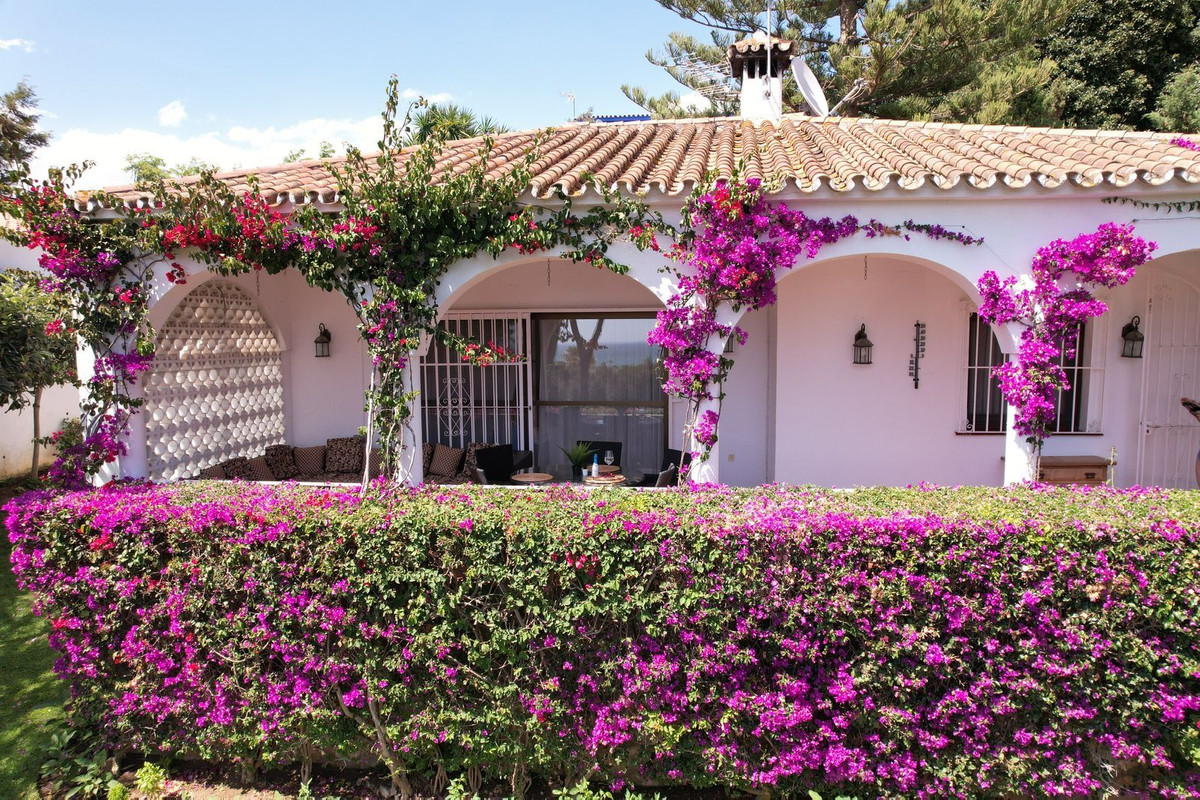 Se vende Villa - Chalet de 3 dormitorios en Costa Del Sol, Málaga, España