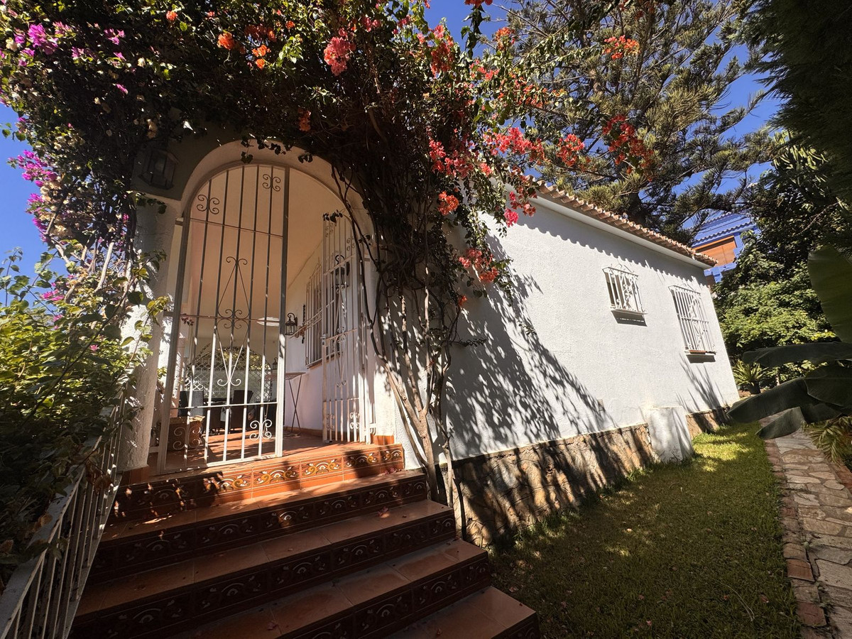 Se vende Villa - Chalet de 3 dormitorios en Costa Del Sol, Málaga, España