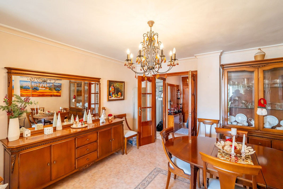 4 Bed Apartment for sale in Fuengirola Costa Del Sol, Málaga, Spain