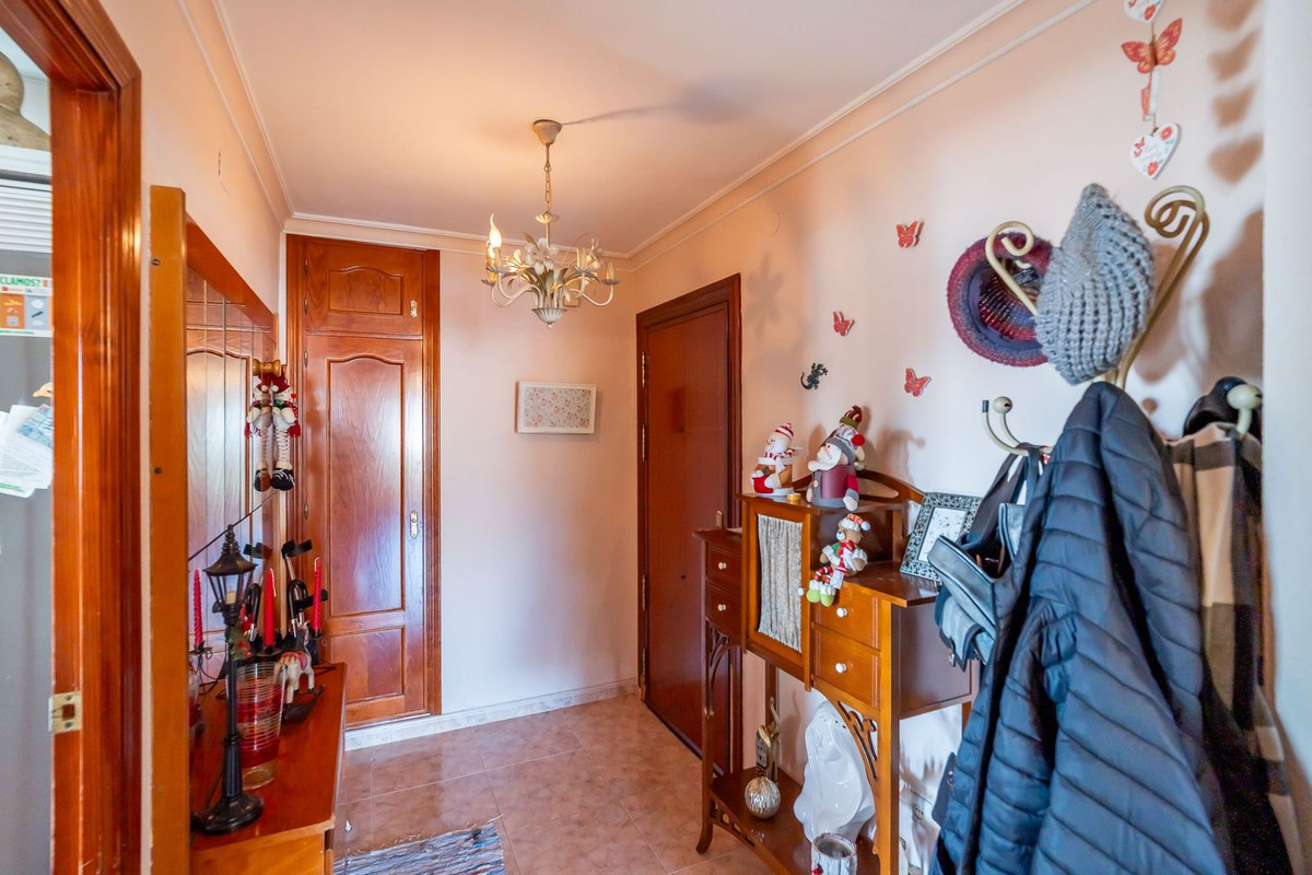 4 Bed Apartment for sale in Fuengirola Costa Del Sol, Málaga, Spain