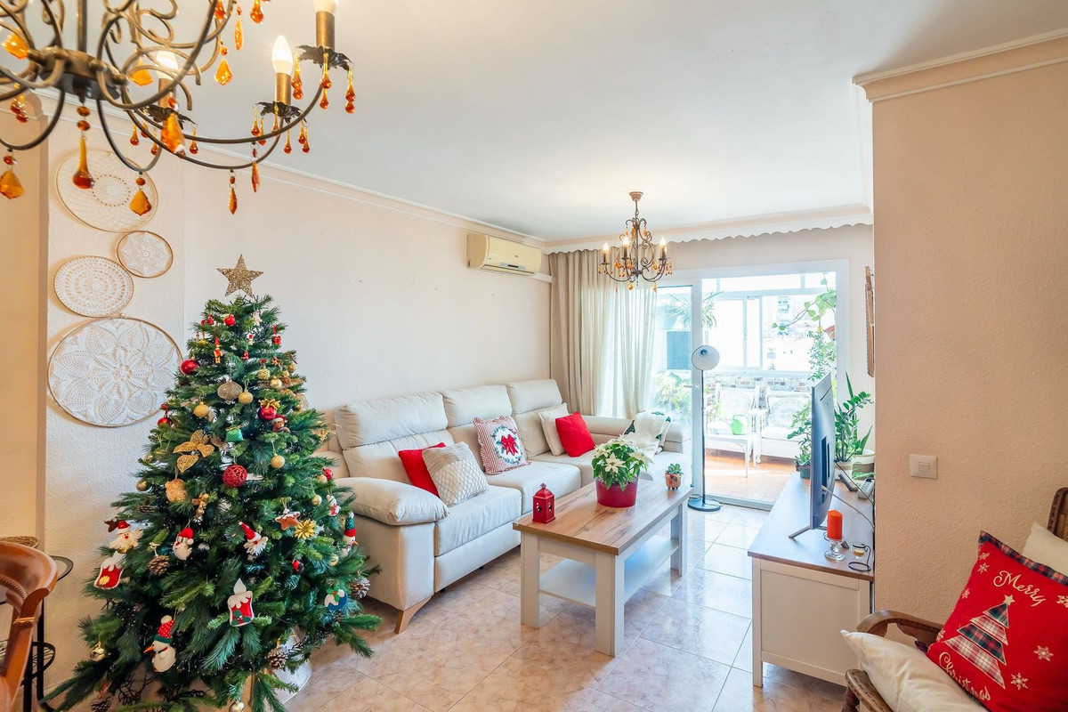 4 Bed Apartment for sale in Fuengirola Costa Del Sol, Málaga, Spain