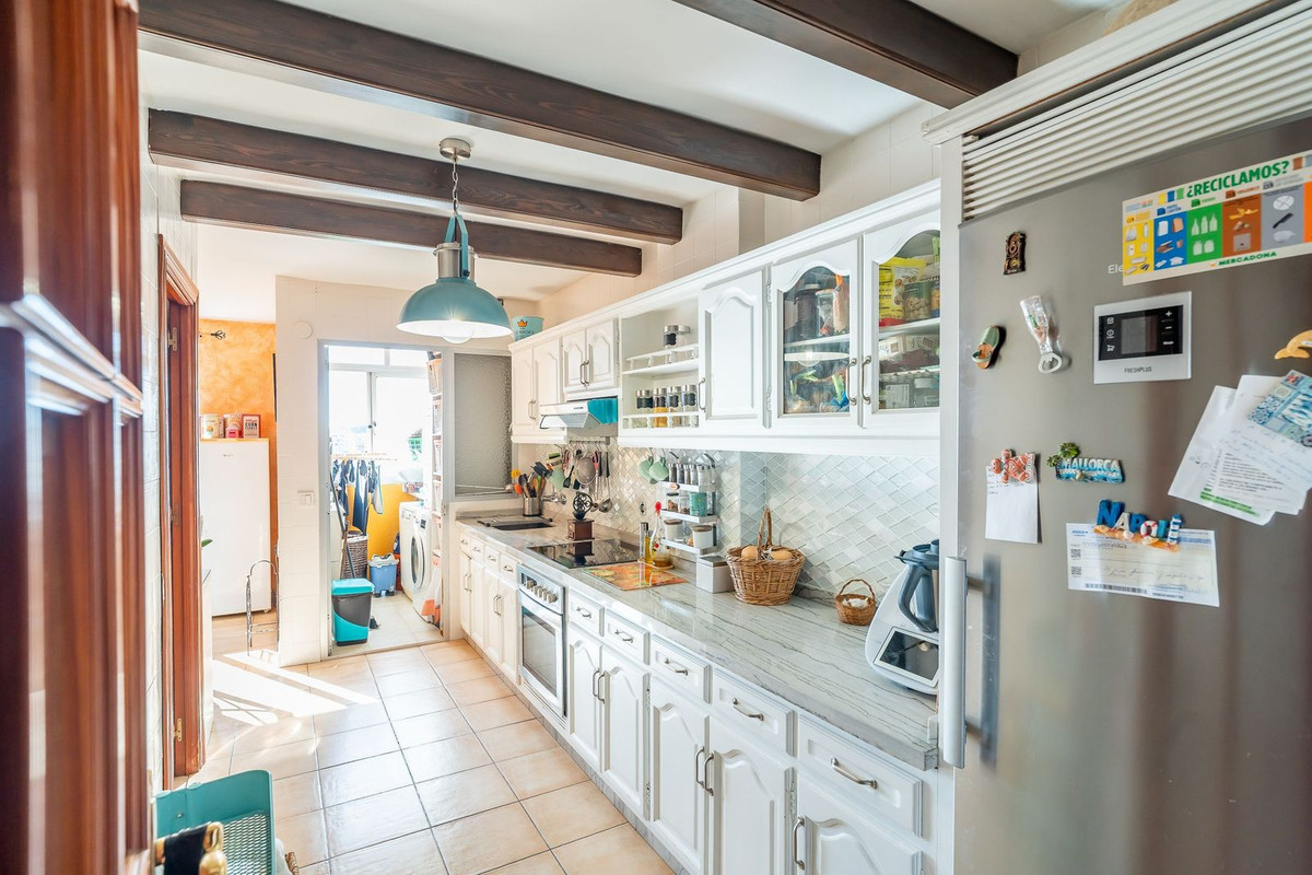 4 Bed Apartment for sale in Fuengirola Costa Del Sol, Málaga, Spain