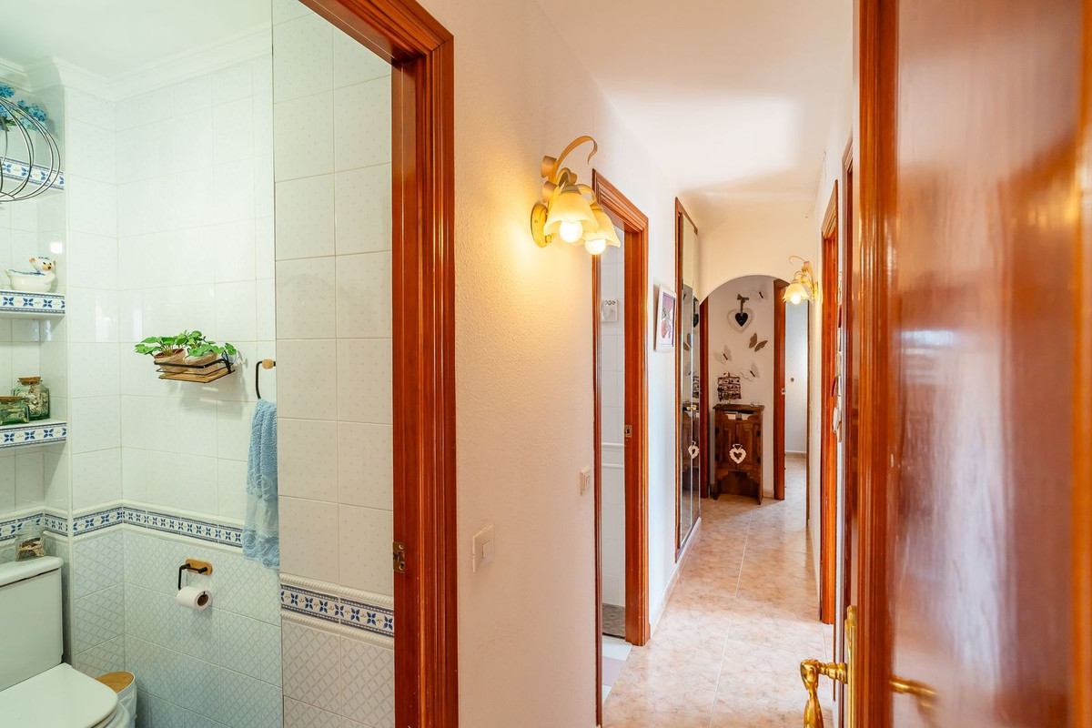 4 Bed Apartment for sale in Fuengirola Costa Del Sol, Málaga, Spain