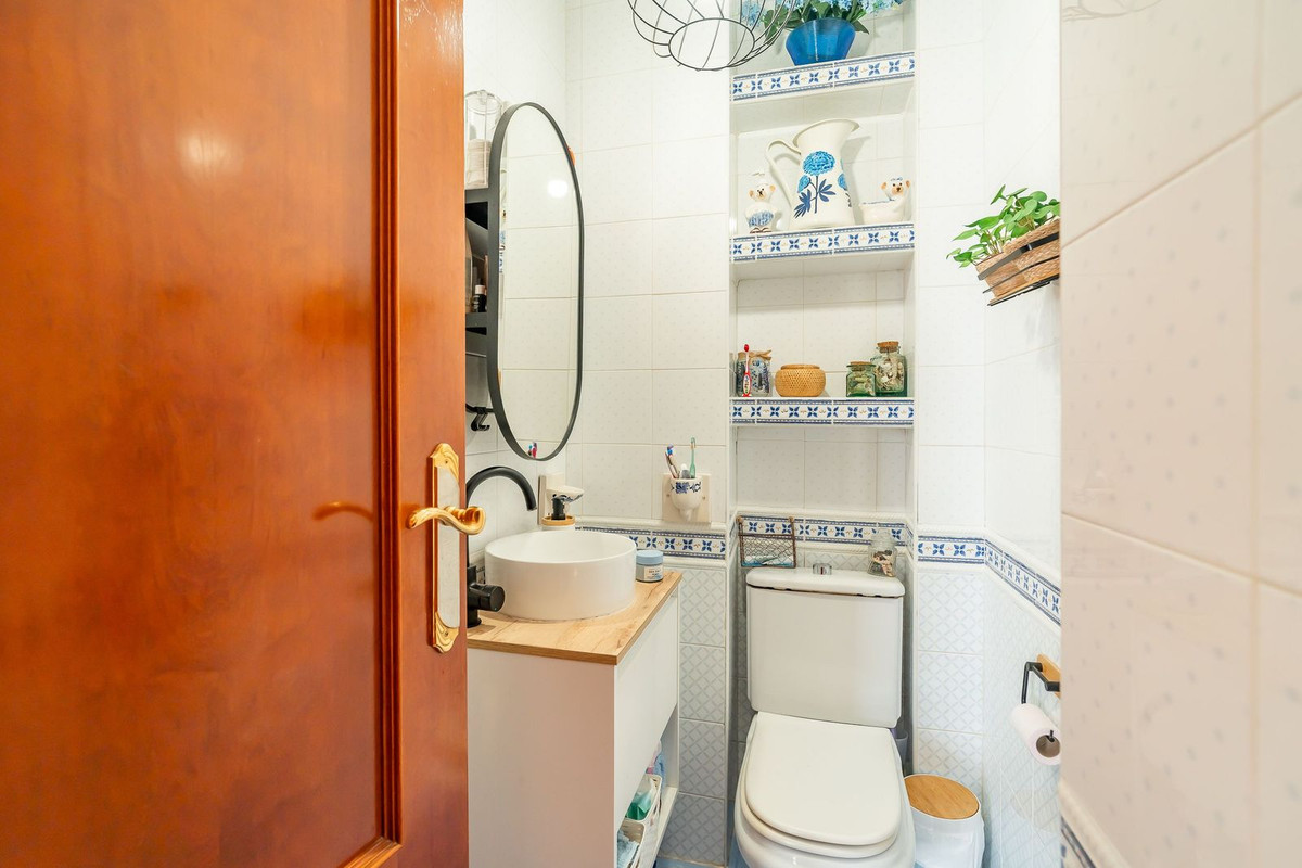 4 Bed Apartment for sale in Fuengirola Costa Del Sol, Málaga, Spain