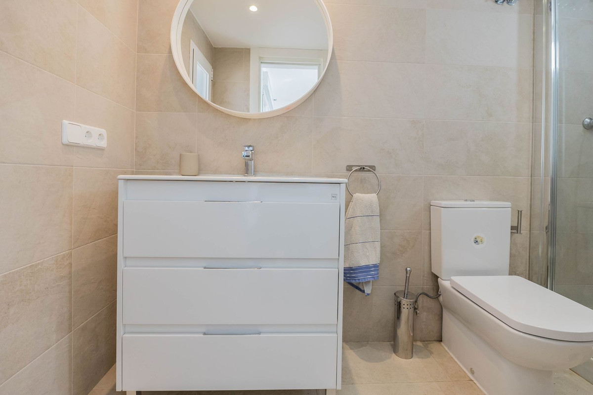 Se vende Pareada de 4 dormitorios en Costa Del Sol, Málaga, España