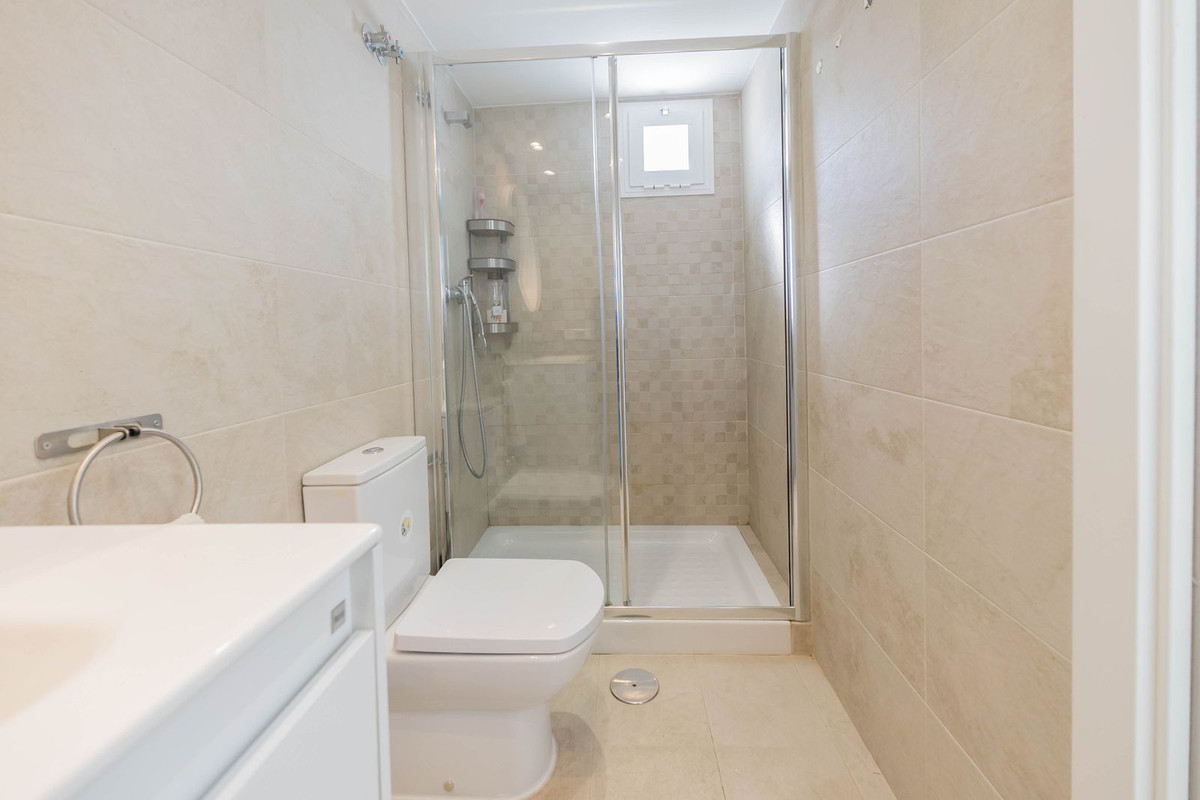 Se vende Pareada de 4 dormitorios en Costa Del Sol, Málaga, España