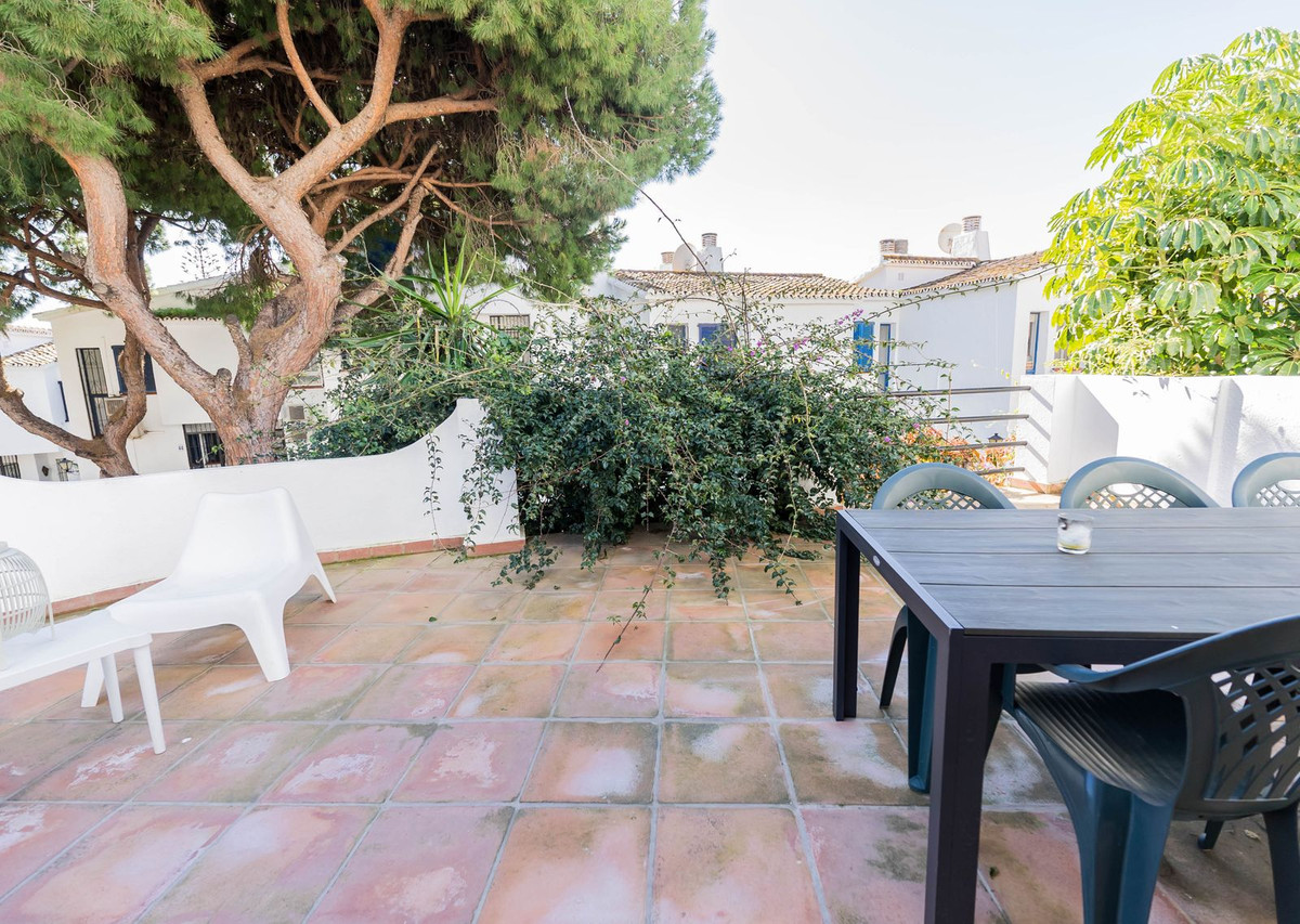 Se vende Pareada de 4 dormitorios en Costa Del Sol, Málaga, España