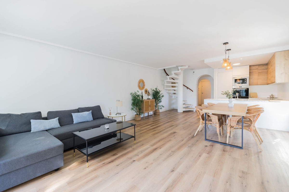 Se vende Pareada de 4 dormitorios en Costa Del Sol, Málaga, España