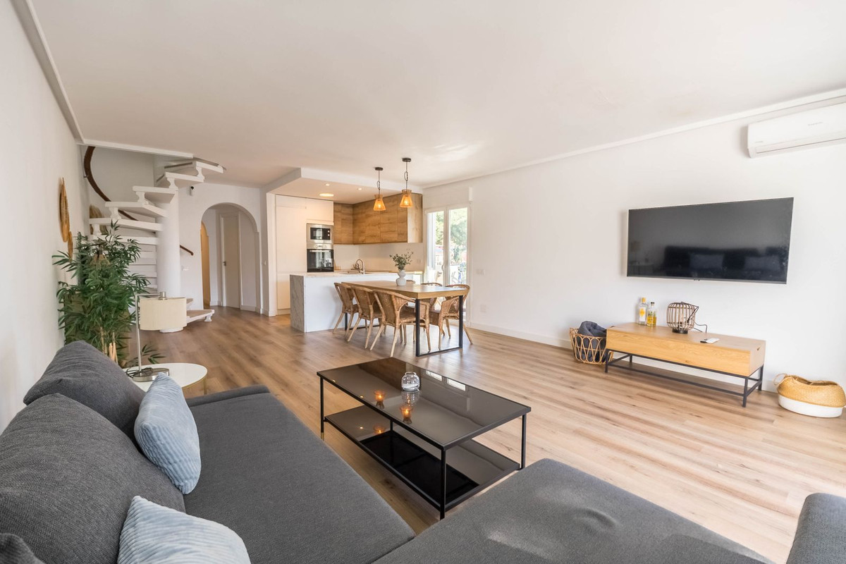 Se vende Pareada de 4 dormitorios en Costa Del Sol, Málaga, España