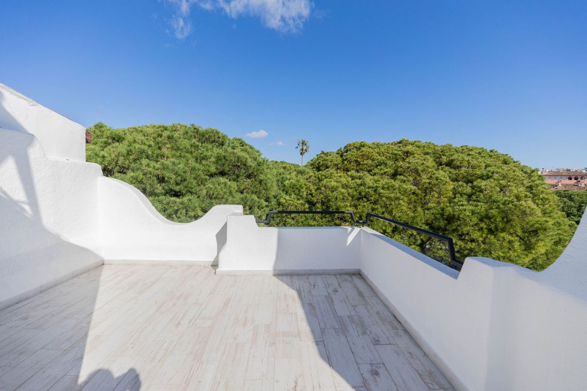 Se vende Pareada de 4 dormitorios en Costa Del Sol, Málaga, España