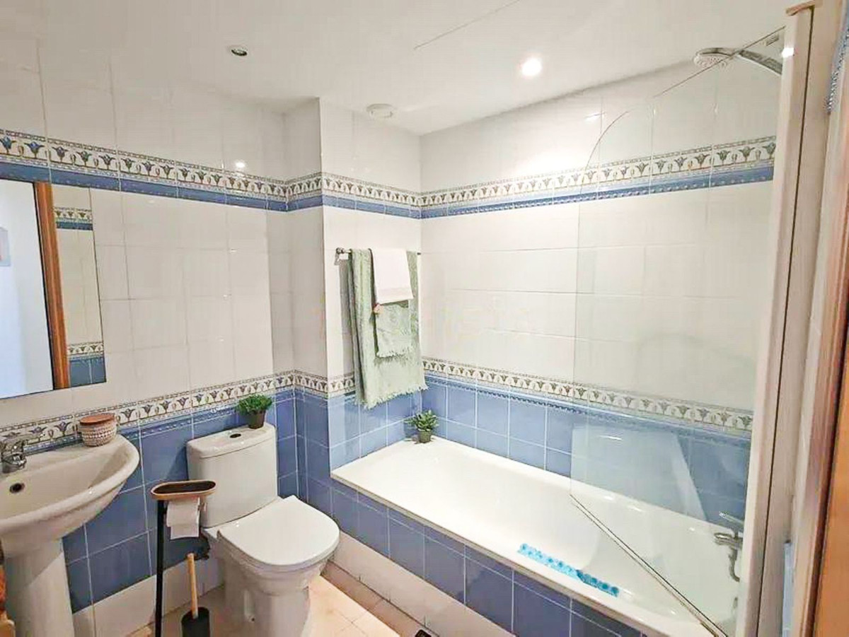 3 Bed Apartment for sale in Selwo Costa Del Sol, Málaga, Spain