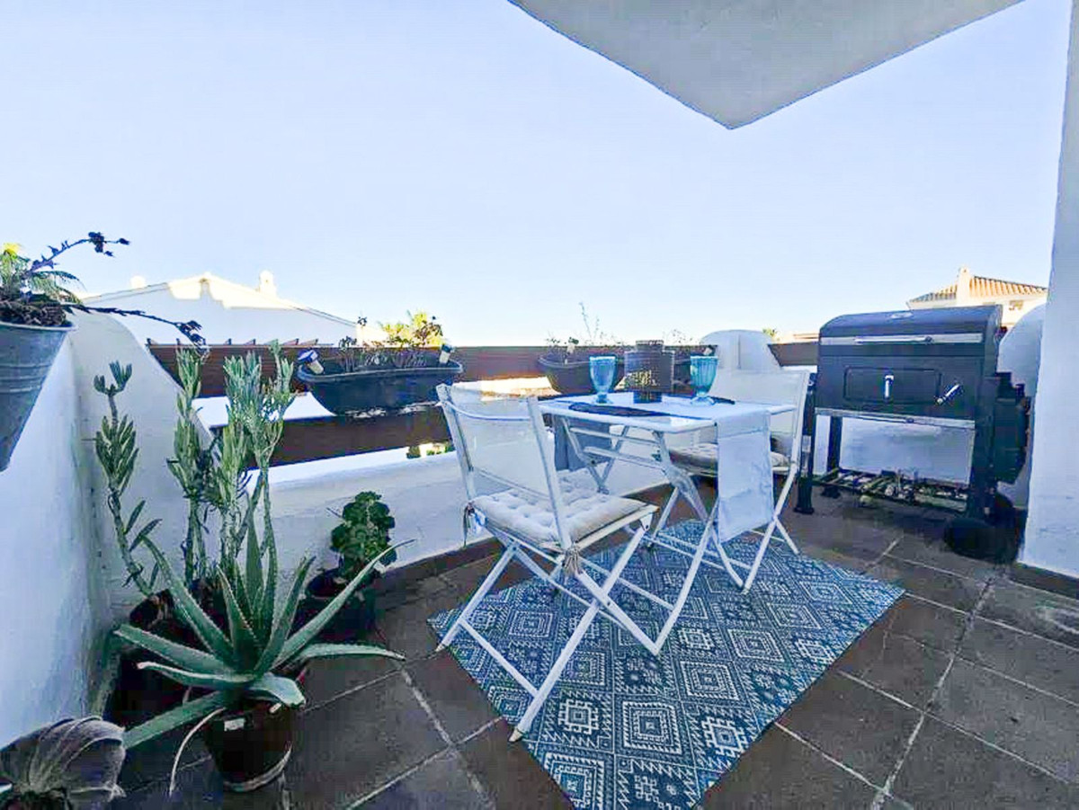 3 Bed Apartment for sale in Selwo Costa Del Sol, Málaga, Spain