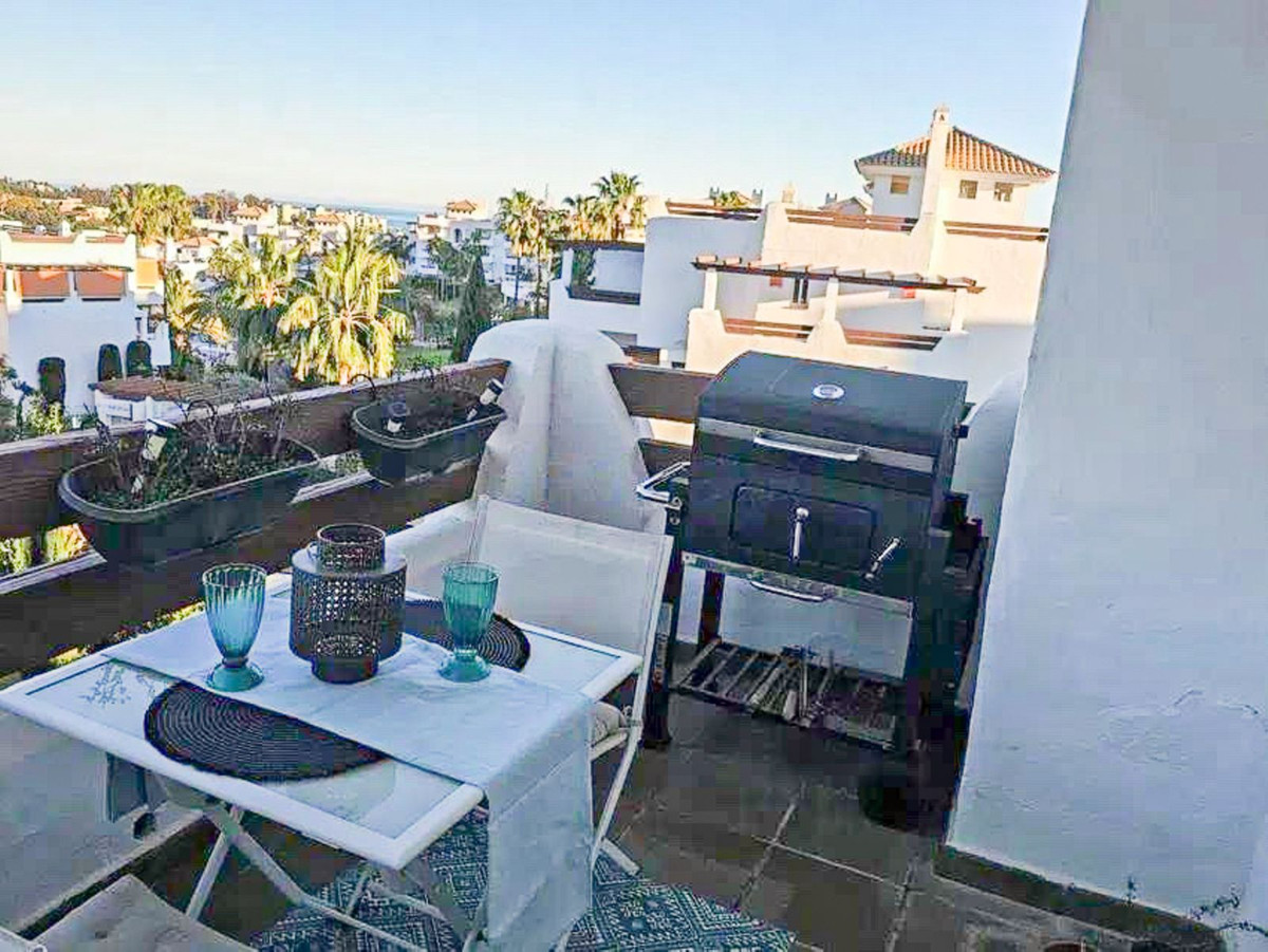 3 Bed Apartment for sale in Selwo Costa Del Sol, Málaga, Spain