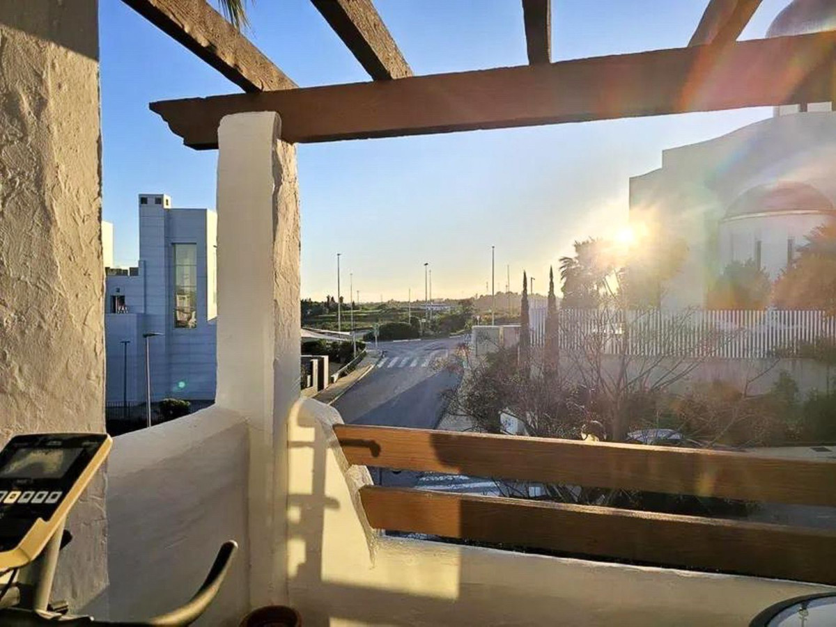 3 Bed Apartment for sale in Selwo Costa Del Sol, Málaga, Spain