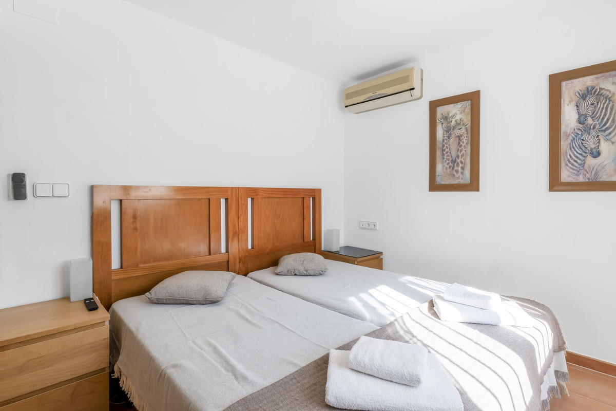 8 Bed Townhouse for sale in San Miguel De Salinas Costa Blanca, Alicante, Spain