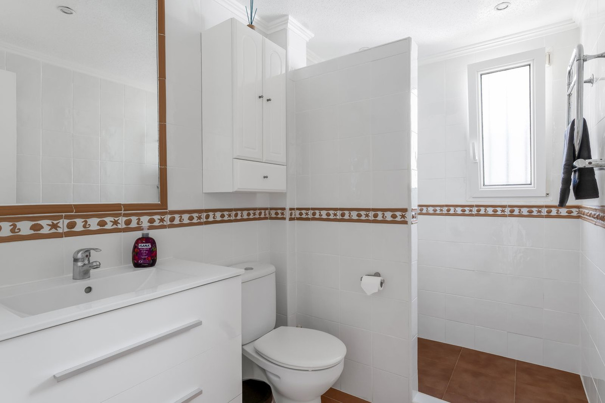 8 Bed Townhouse for sale in San Miguel De Salinas Costa Blanca, Alicante, Spain