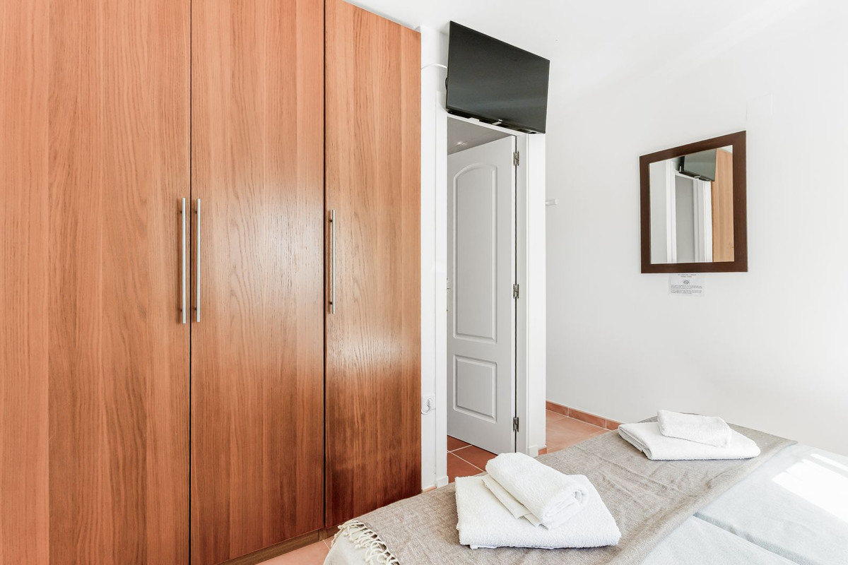 8 Bed Townhouse for sale in San Miguel De Salinas Costa Blanca, Alicante, Spain
