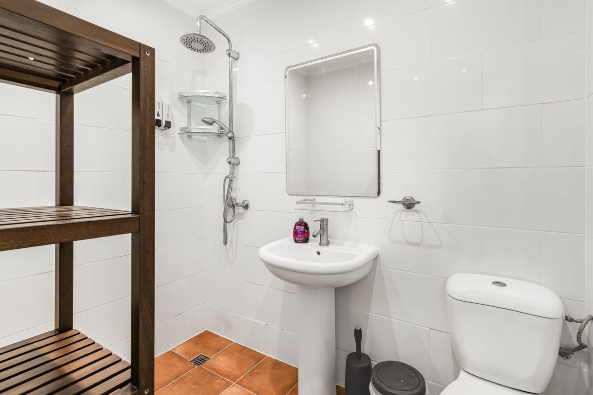 8 Bed Townhouse for sale in San Miguel De Salinas Costa Blanca, Alicante, Spain
