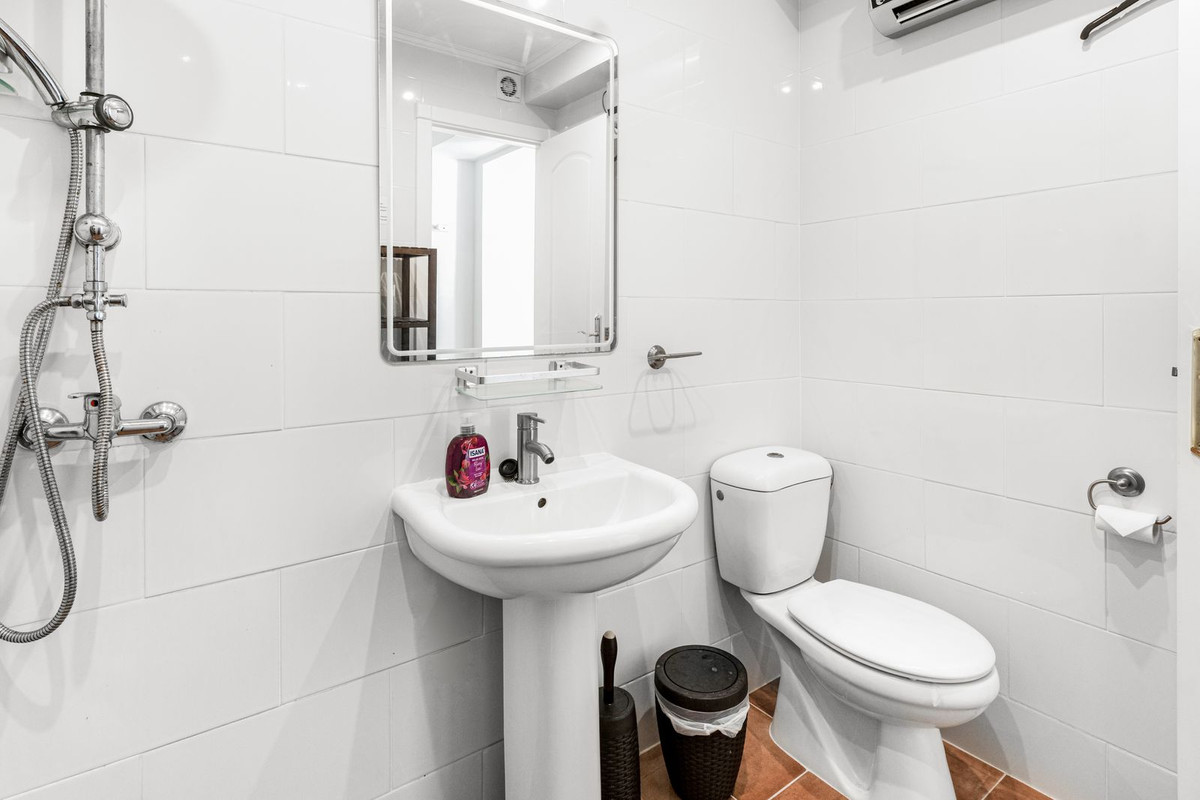 8 Bed Townhouse for sale in San Miguel De Salinas Costa Blanca, Alicante, Spain