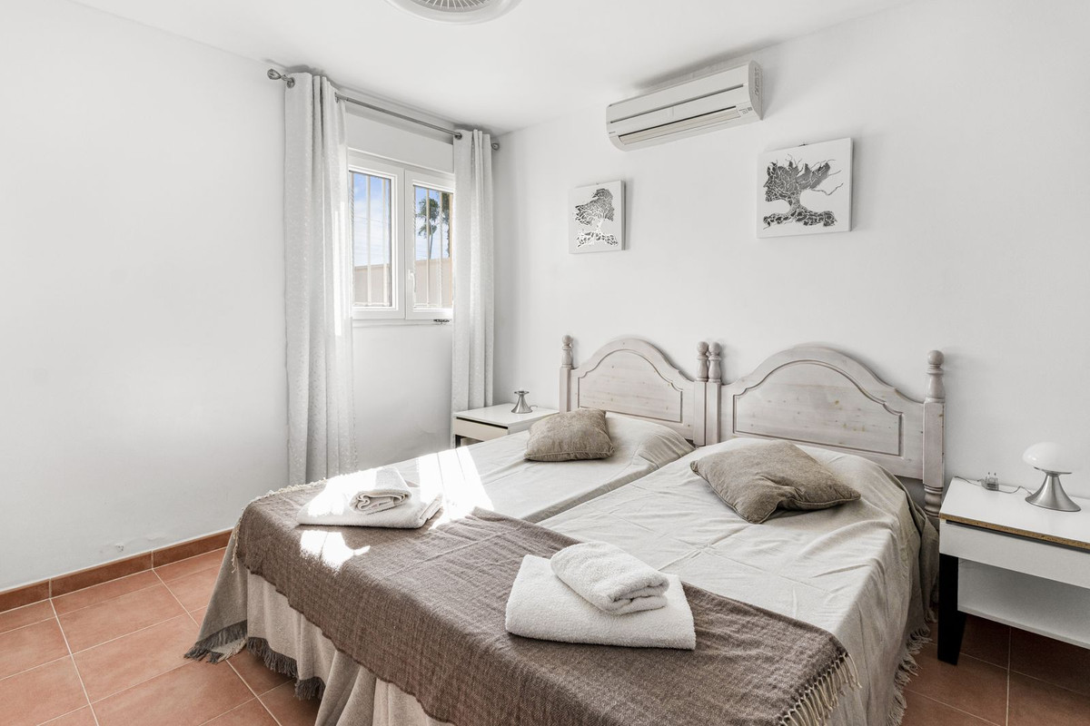 8 Bed Townhouse for sale in San Miguel De Salinas Costa Blanca, Alicante, Spain
