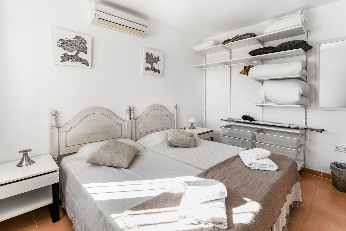 8 Bed Townhouse for sale in San Miguel De Salinas Costa Blanca, Alicante, Spain