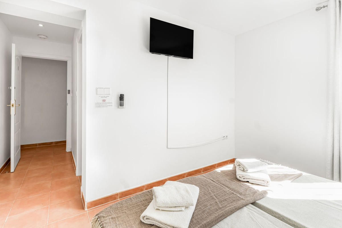 8 Bed Townhouse for sale in San Miguel De Salinas Costa Blanca, Alicante, Spain