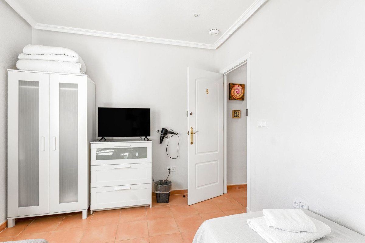 8 Bed Townhouse for sale in San Miguel De Salinas Costa Blanca, Alicante, Spain