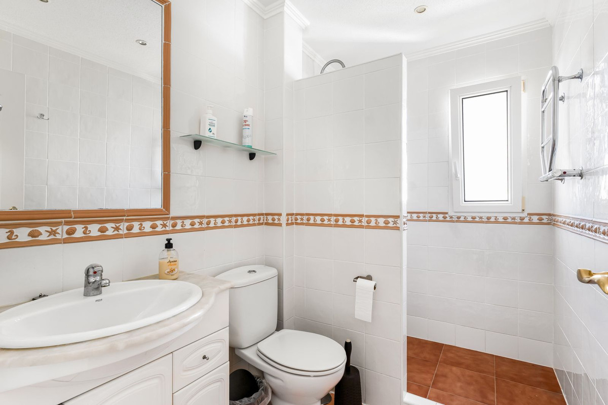 8 Bed Townhouse for sale in San Miguel De Salinas Costa Blanca, Alicante, Spain