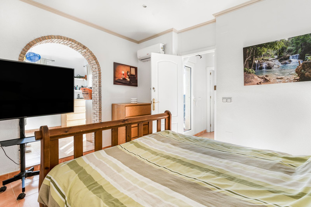 8 Bed Townhouse for sale in San Miguel De Salinas Costa Blanca, Alicante, Spain