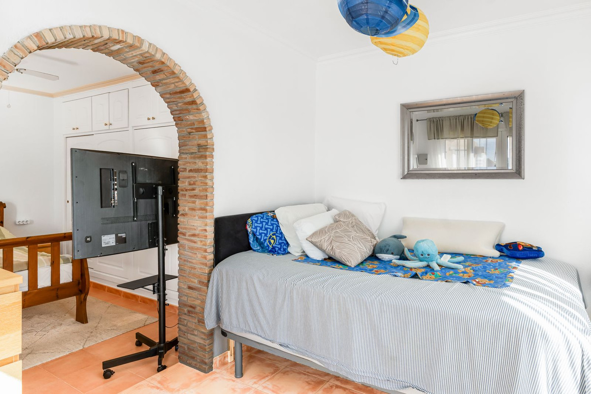 8 Bed Townhouse for sale in San Miguel De Salinas Costa Blanca, Alicante, Spain