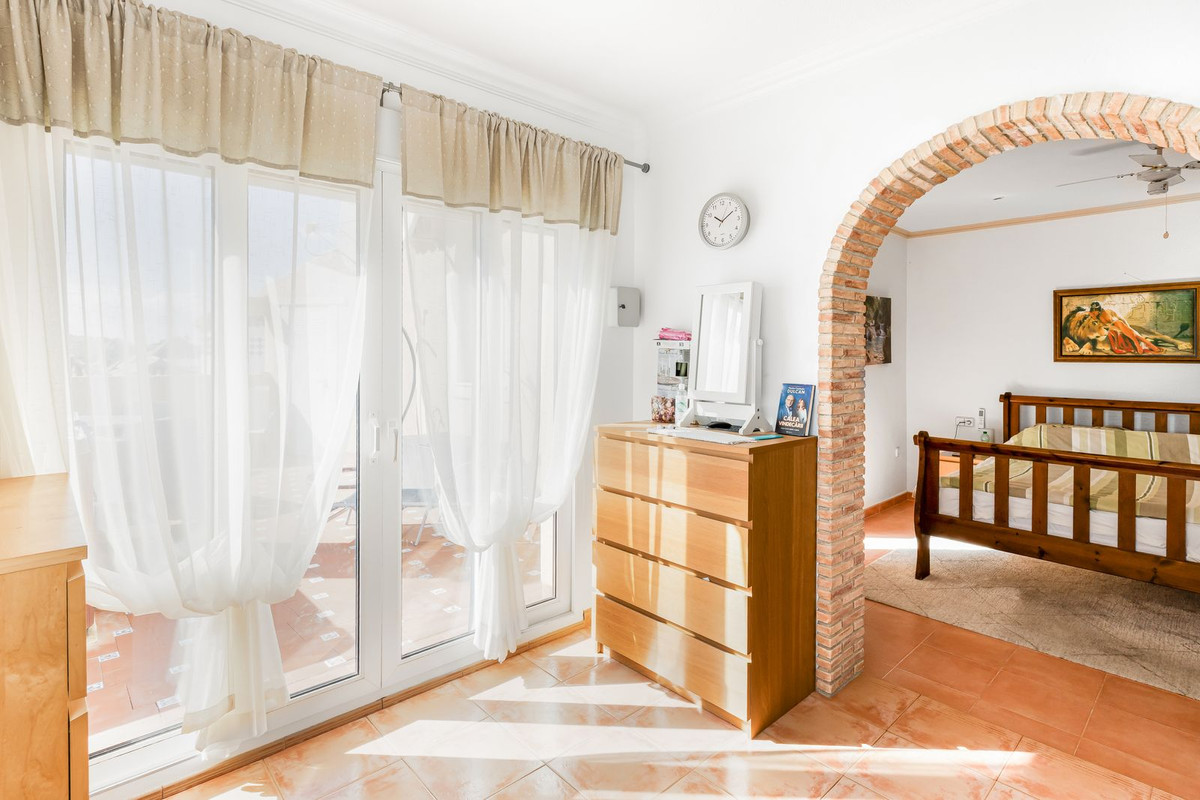 8 Bed Townhouse for sale in San Miguel De Salinas Costa Blanca, Alicante, Spain