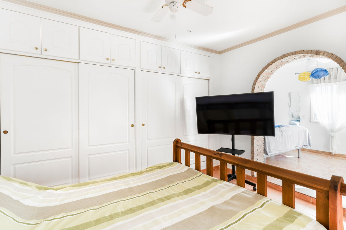 8 Bed Townhouse for sale in San Miguel De Salinas Costa Blanca, Alicante, Spain