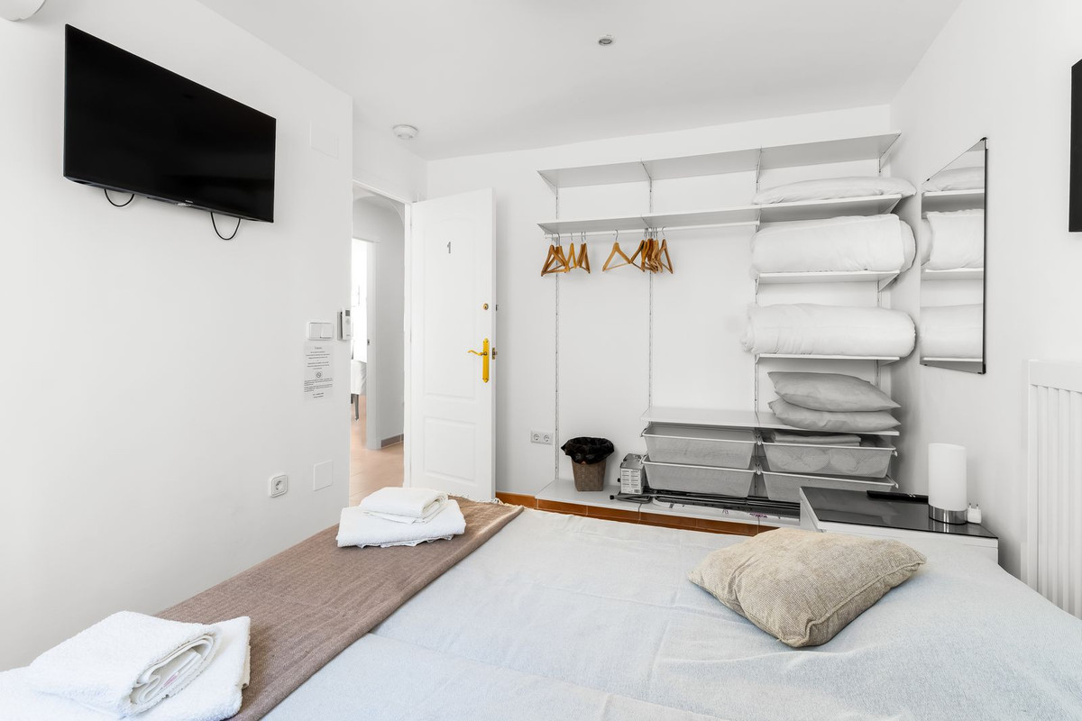 8 Bed Townhouse for sale in San Miguel De Salinas Costa Blanca, Alicante, Spain