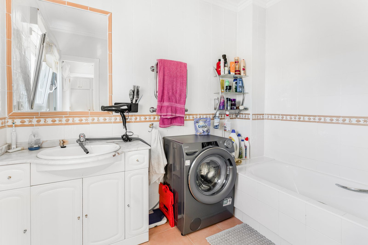 8 Bed Townhouse for sale in San Miguel De Salinas Costa Blanca, Alicante, Spain