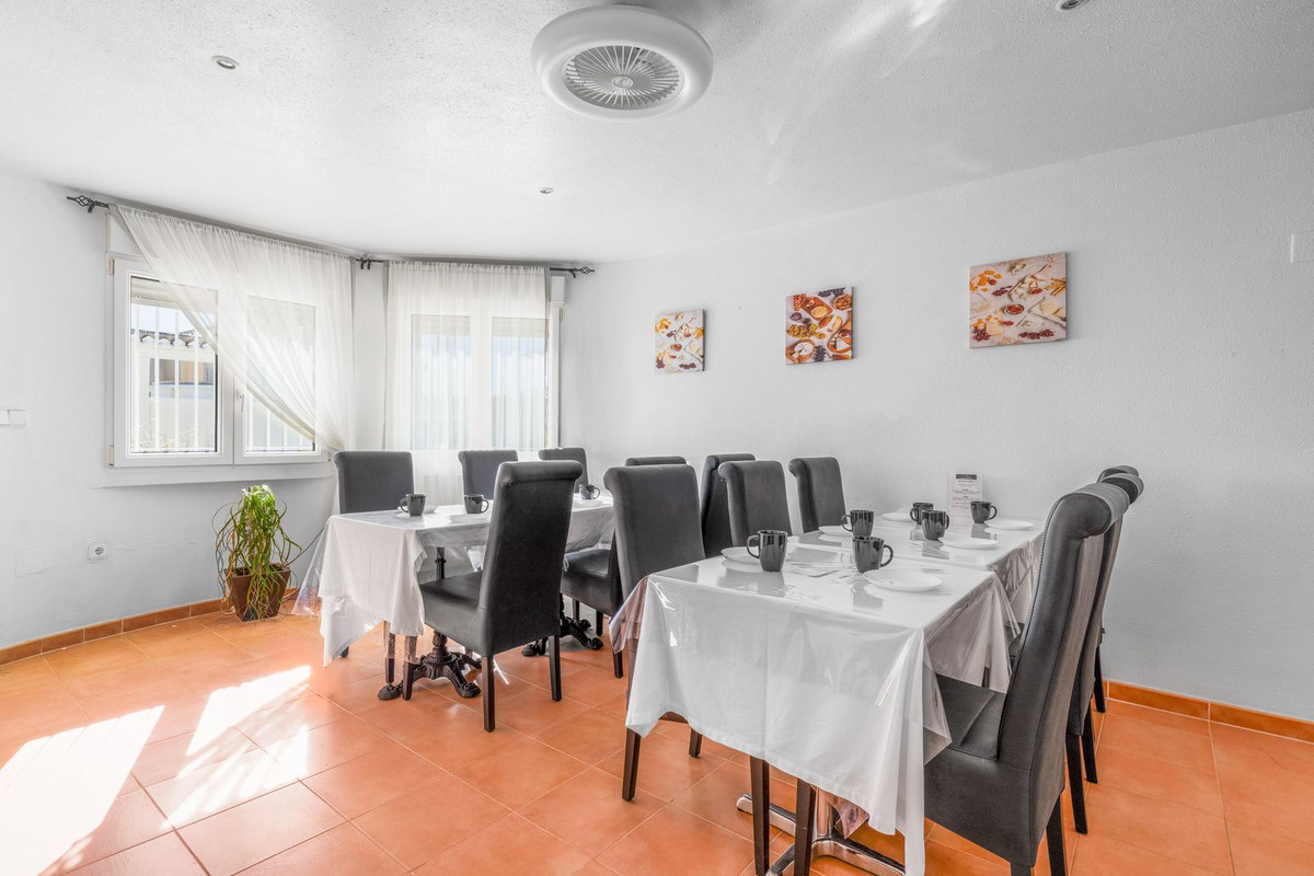8 Bed Townhouse for sale in San Miguel De Salinas Costa Blanca, Alicante, Spain