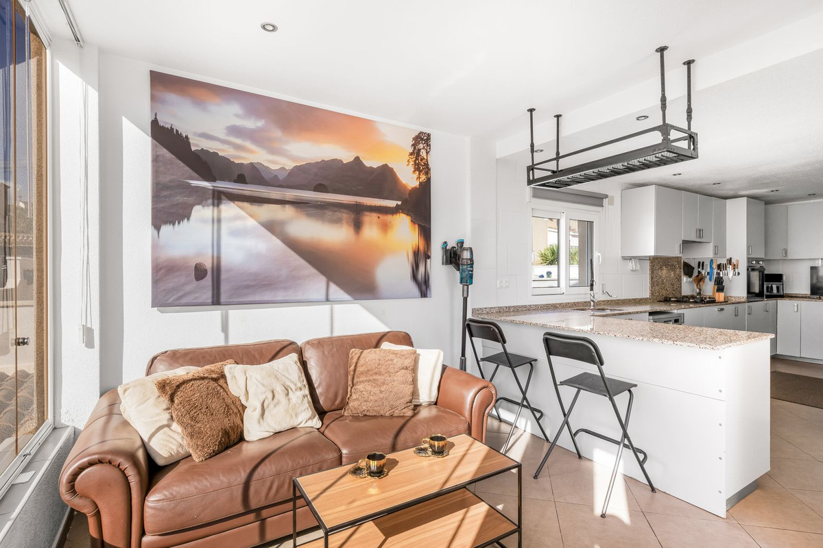 8 Bed Townhouse for sale in San Miguel De Salinas Costa Blanca, Alicante, Spain