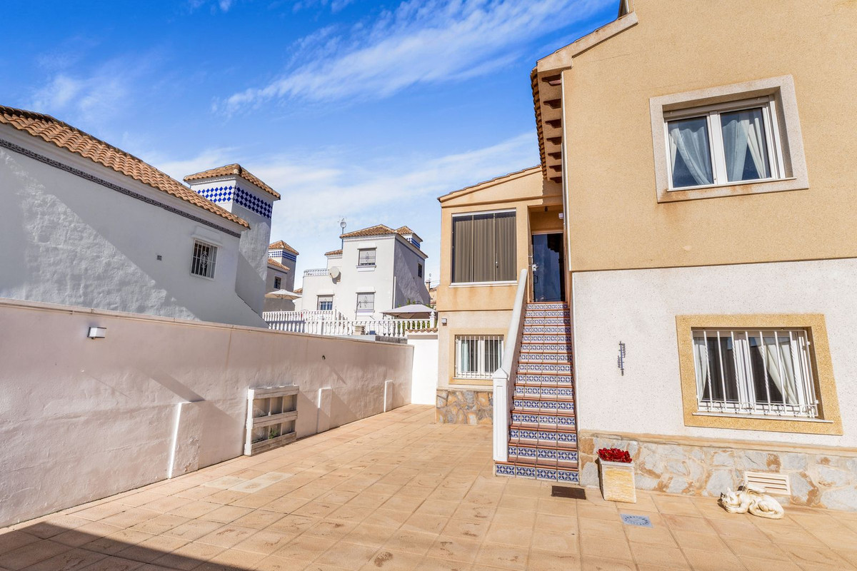 8 Bed Townhouse for sale in San Miguel De Salinas Costa Blanca, Alicante, Spain