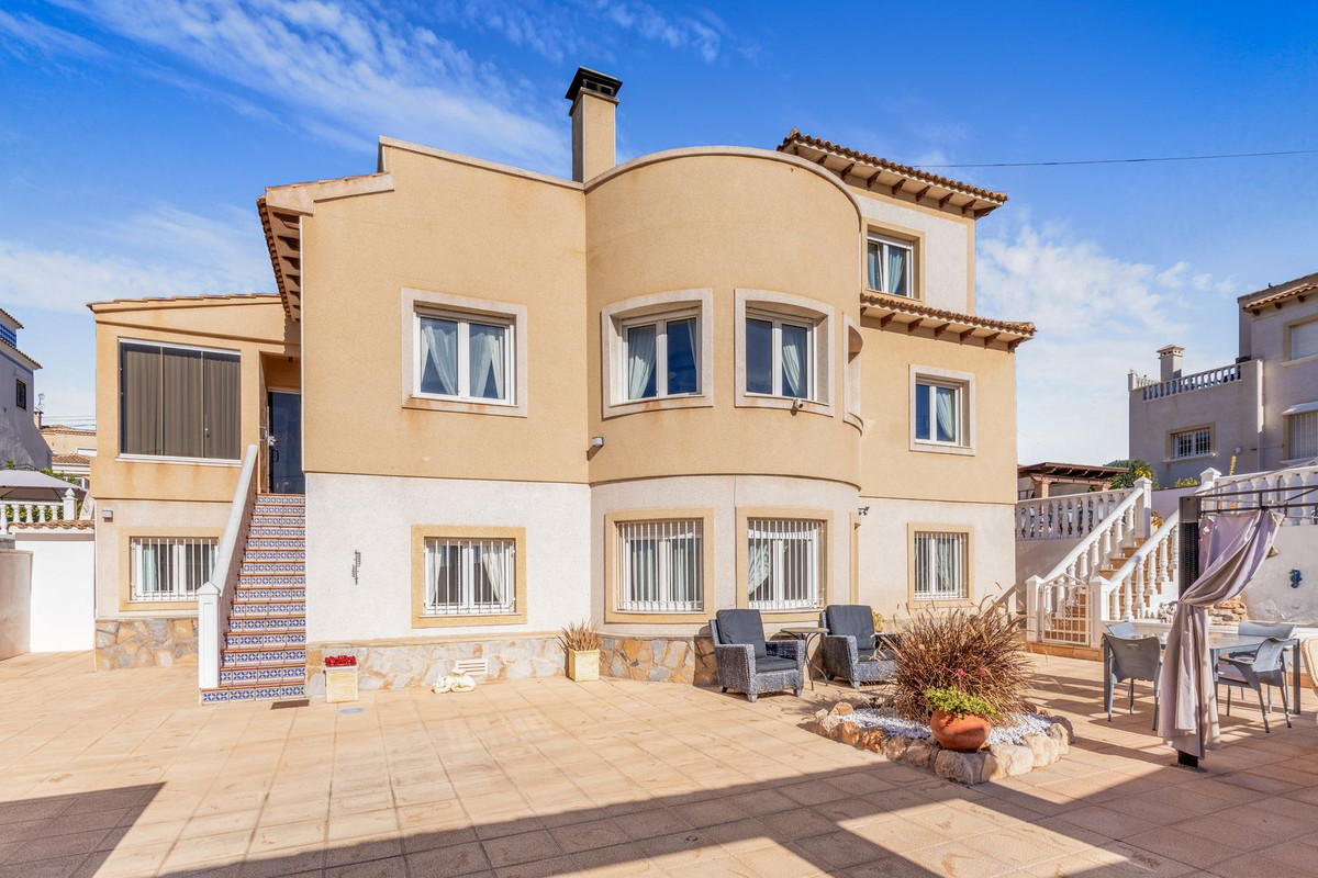 8 Bed Townhouse for sale in San Miguel De Salinas Costa Blanca, Alicante, Spain