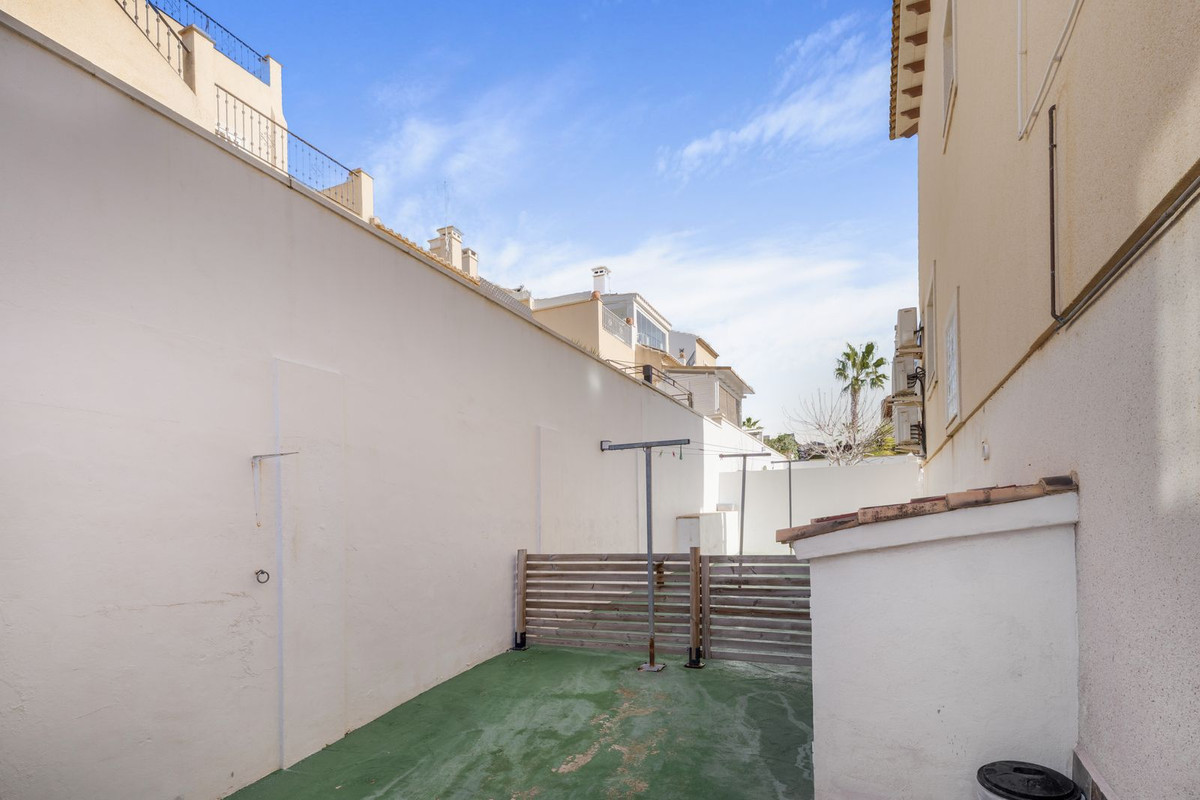 8 Bed Townhouse for sale in San Miguel De Salinas Costa Blanca, Alicante, Spain