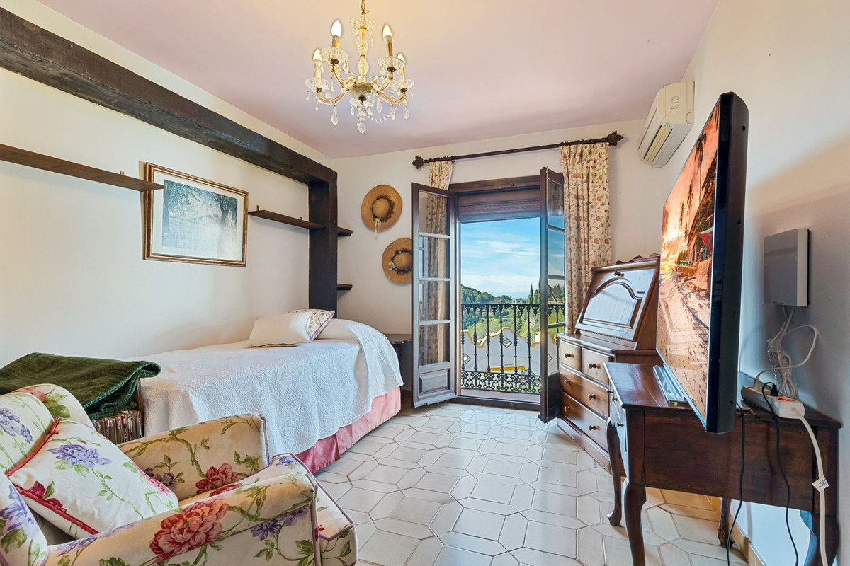 4 Bed Townhouse for sale in Mijas Costa Del Sol, Málaga, Spain